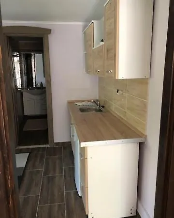 فندق مبيت وإفطار Admiralitas Kitchen And Restaurant 4*