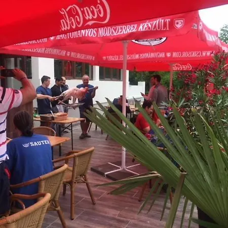 Admiralitas Kitchen And Restaurant לינה וארוחת בוקר 4*