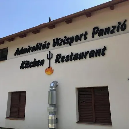 Admiralitas Kitchen And Restaurant לינה וארוחת בוקר