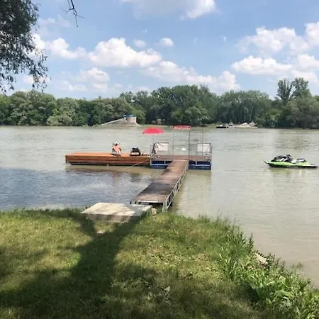 Admiralitas Kitchen And Restaurant 4*