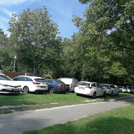 Admiralitas Kitchen And Restaurant לינה וארוחת בוקר