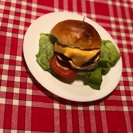 Admiralitas Kitchen And Restaurant לינה וארוחת בוקר 4*