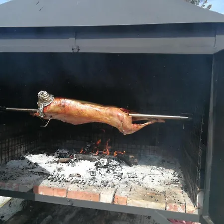 Admiralitas Kitchen And Restaurant לינה וארוחת בוקר 4*