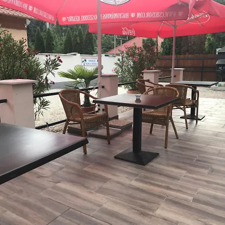 לינה וארוחת בוקר Admiralitas Kitchen And Restaurant 4*